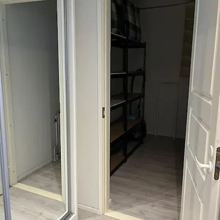 Keskusta-asunto 52 M2, Kauppakeskuksen Vieressae Lägenhet Hyvinkää