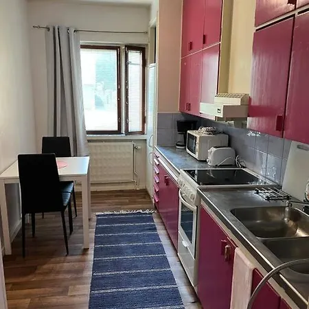 Keskusta-asunto 52 M2, Kauppakeskuksen Vieressae Hyvinkää